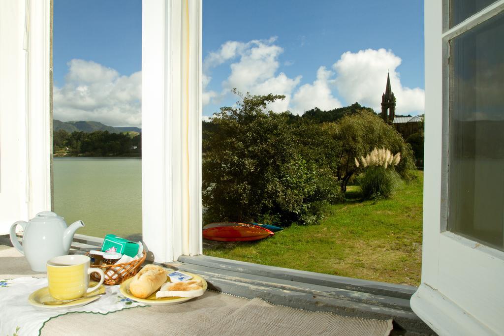 Casa Dos Barcos Furnas Guest House Ruang foto