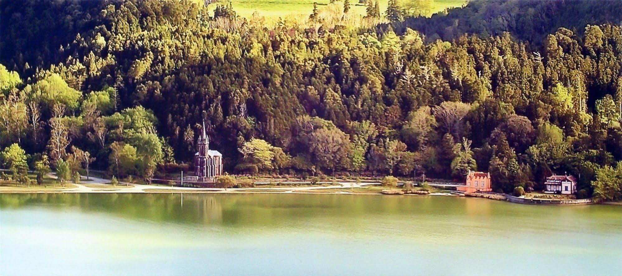 Casa Dos Barcos Furnas Guest House Bagian luar foto